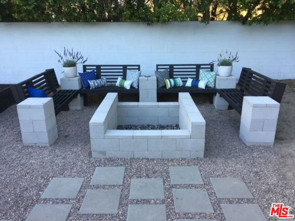 2350 Los Alamos Road Palm Springs, CA 92262