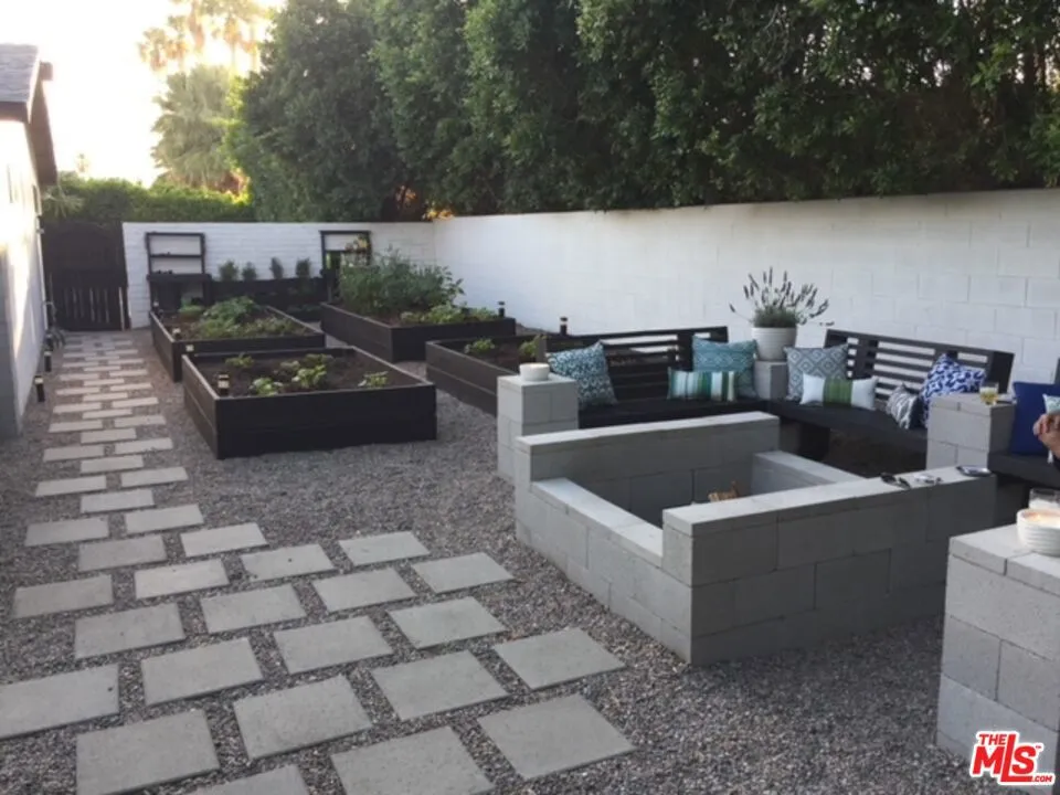 2350 Los Alamos Road Palm Springs, CA 92262