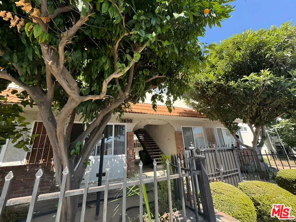 1630 Granville Avenue #207 Los Angeles, CA 90025