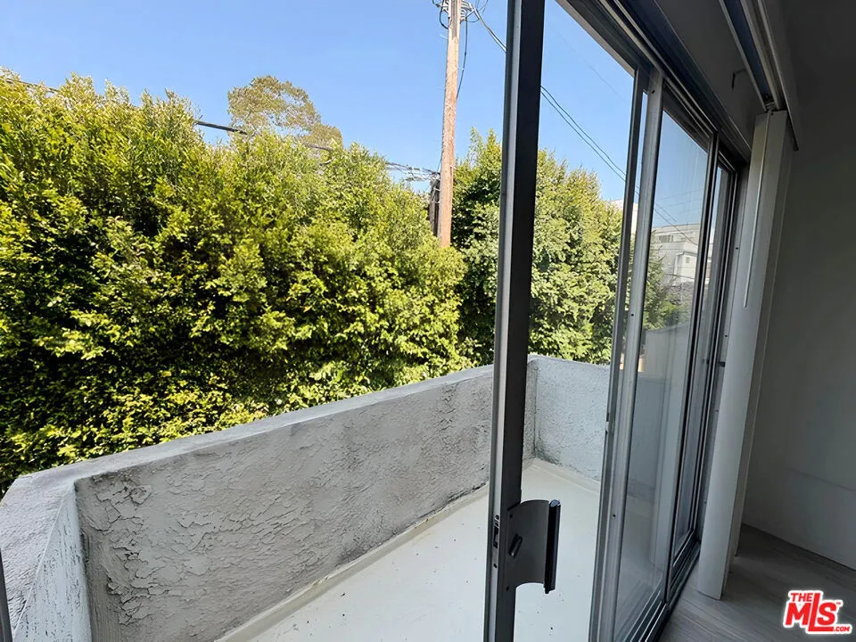 1630 Granville Avenue #207 Los Angeles, CA 90025