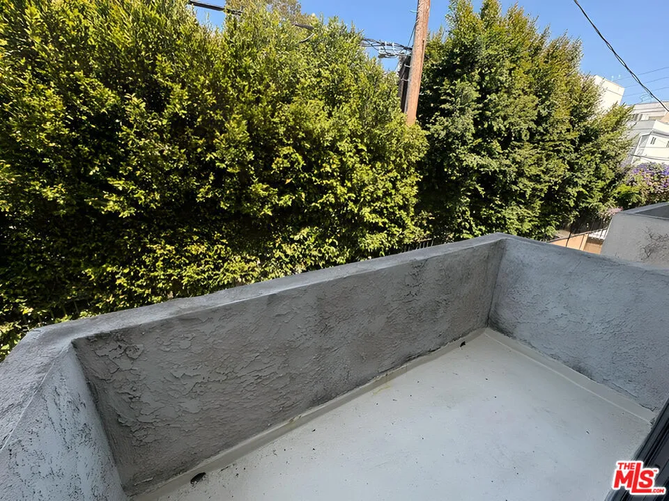 1630 Granville Avenue #207 Los Angeles, CA 90025