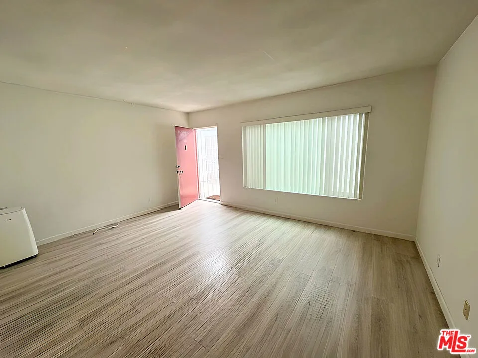 1630 Granville Avenue #207 Los Angeles, CA 90025