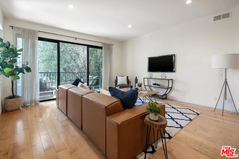 1506 S Bentley Avenue #308 Los Angeles, CA 90025