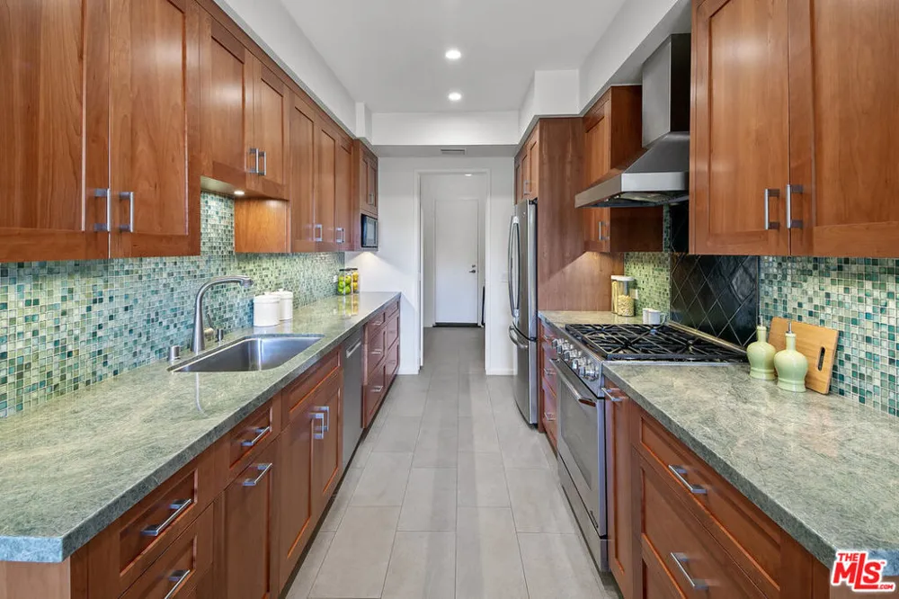 1506 S Bentley Avenue #308 Los Angeles, CA 90025