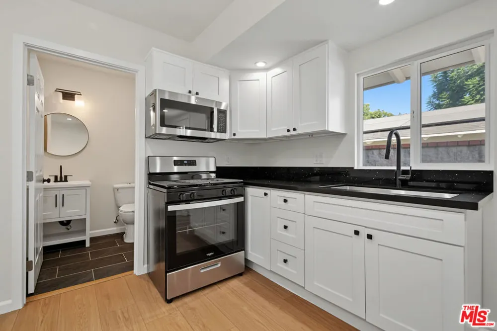 11510 Fenton Avenue Sylmar, CA 91342