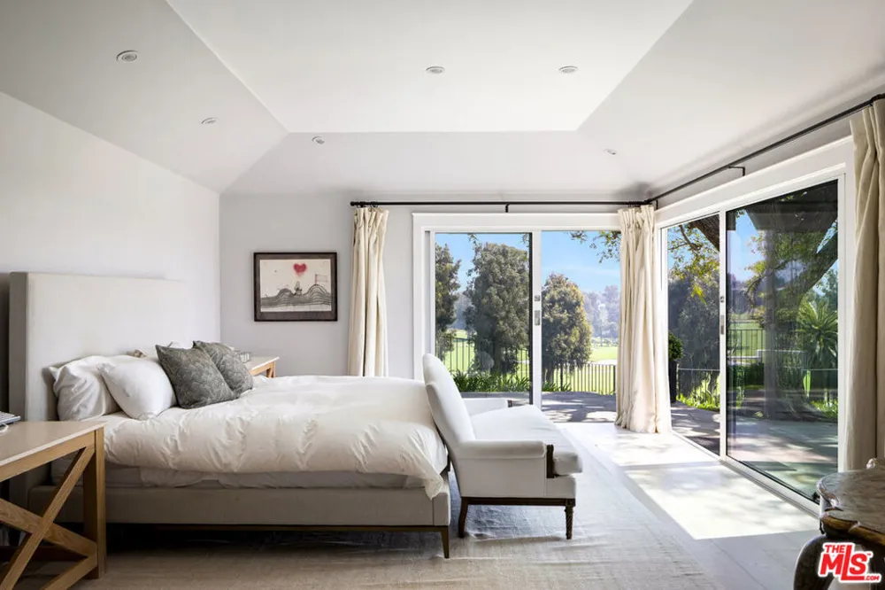 1132 Napoli Drive Los Angeles, CA 90272