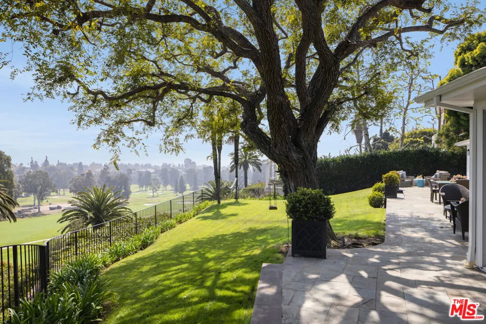 1132 Napoli Drive Los Angeles, CA 90272