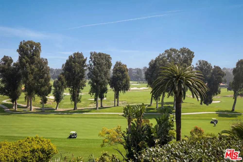 1132 Napoli Drive Los Angeles, CA 90272