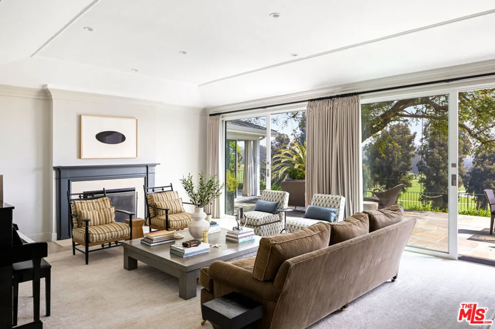 1132 Napoli Drive Los Angeles, CA 90272