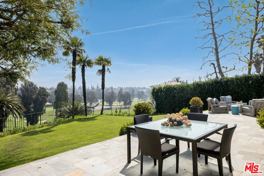 1132 Napoli Drive Los Angeles, CA 90272
