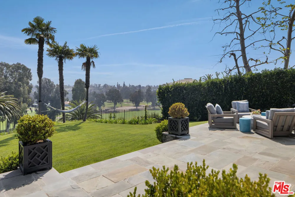 1132 Napoli Drive Los Angeles, CA 90272