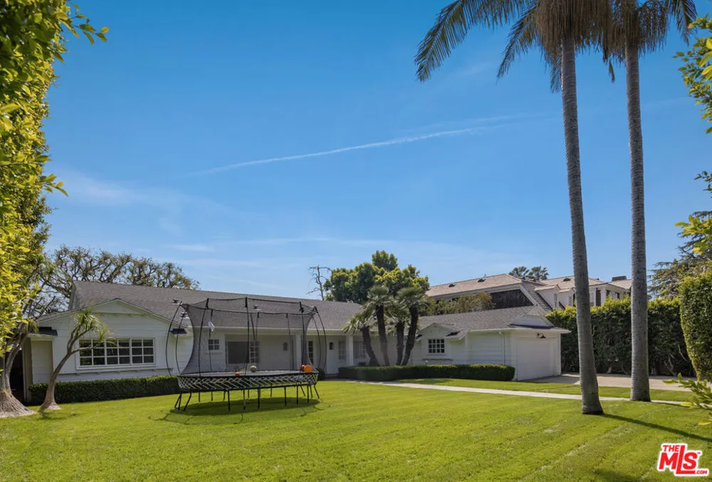 1132 Napoli Drive Los Angeles, CA 90272