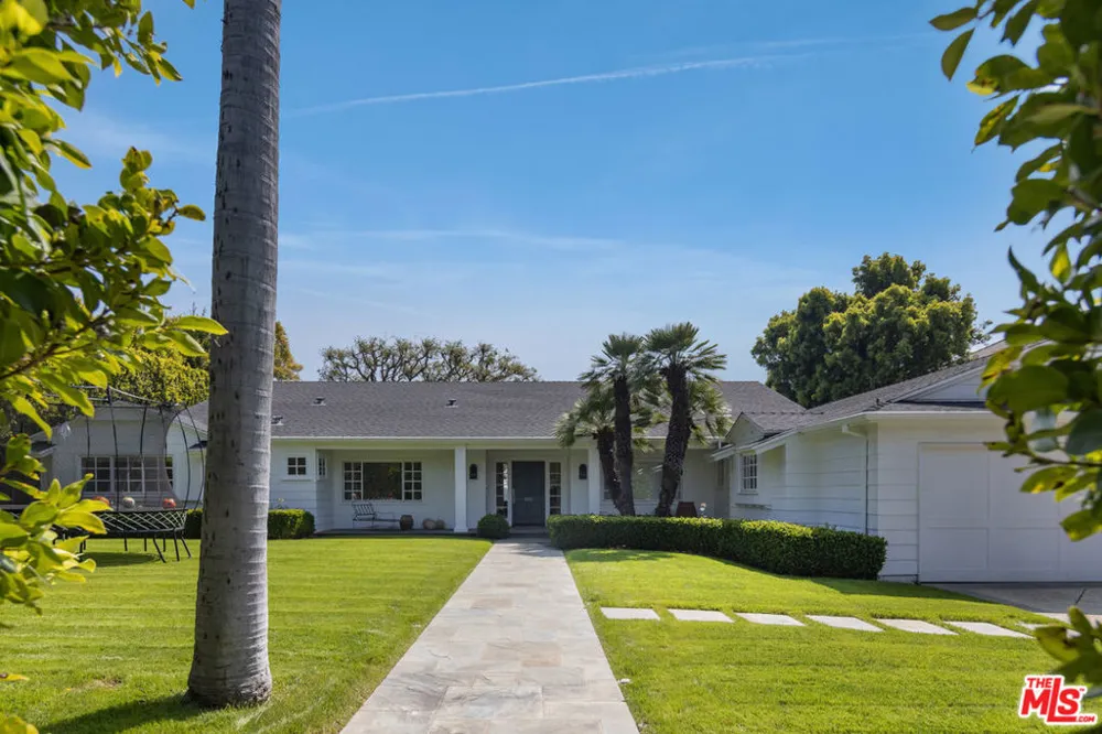 1132 Napoli Drive Los Angeles, CA 90272