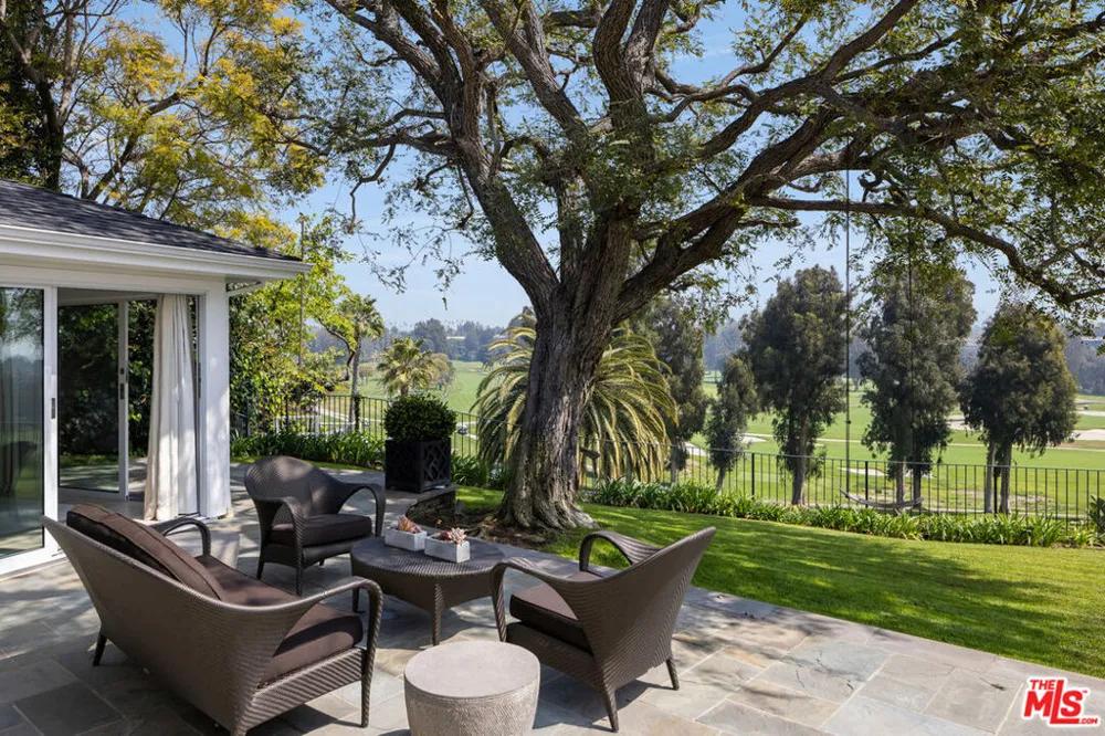 1132 Napoli Drive Los Angeles, CA 90272