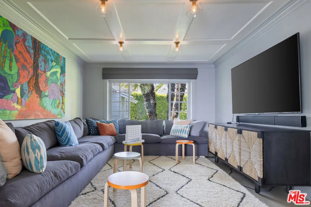 1132 Napoli Drive Los Angeles, CA 90272
