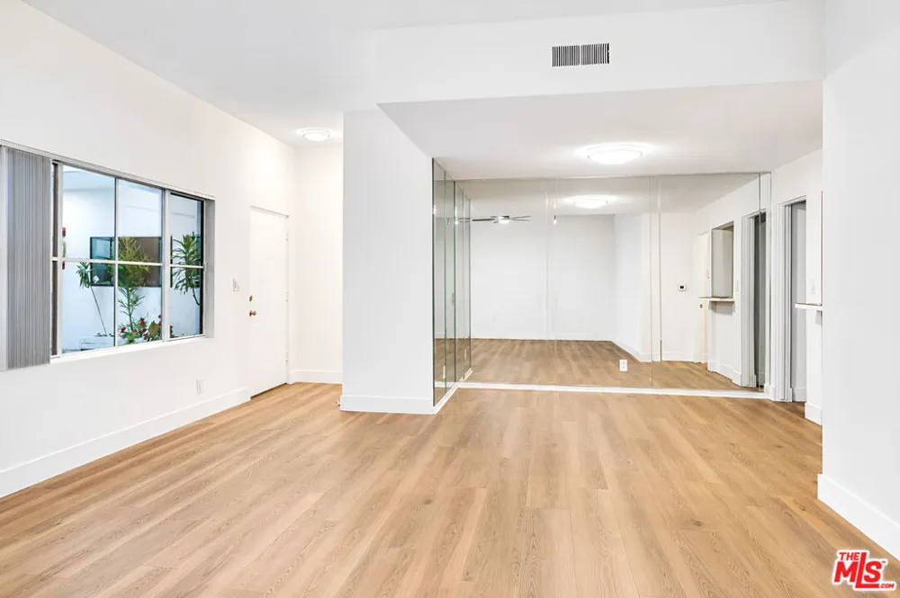 134 S Elm Drive #104 Beverly Hills, CA 90212