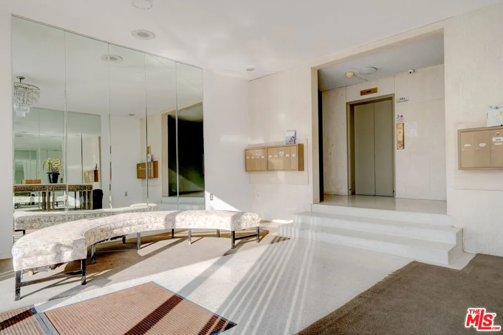 134 S Elm Drive #104 Beverly Hills, CA 90212
