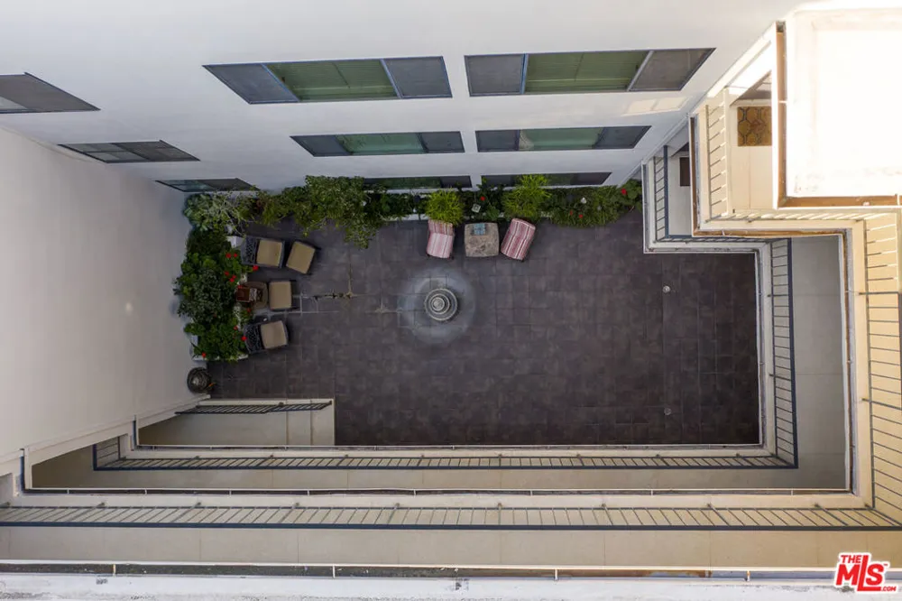 134 S Elm Drive #104 Beverly Hills, CA 90212
