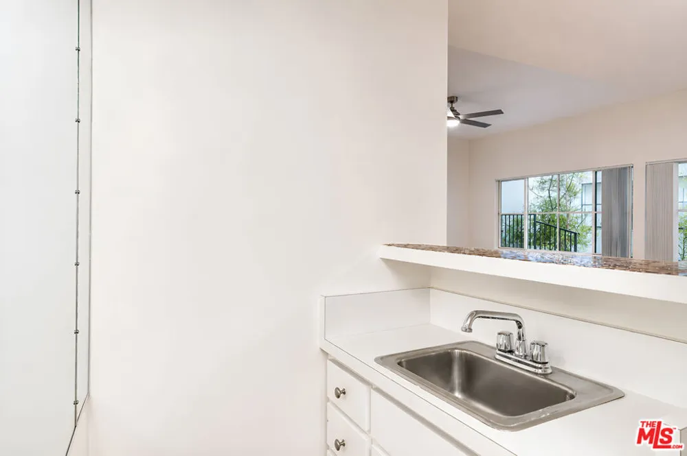 134 S Elm Drive #104 Beverly Hills, CA 90212