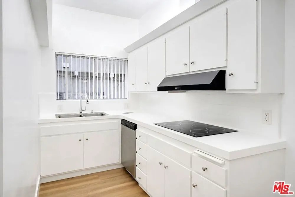 134 S Elm Drive #104 Beverly Hills, CA 90212