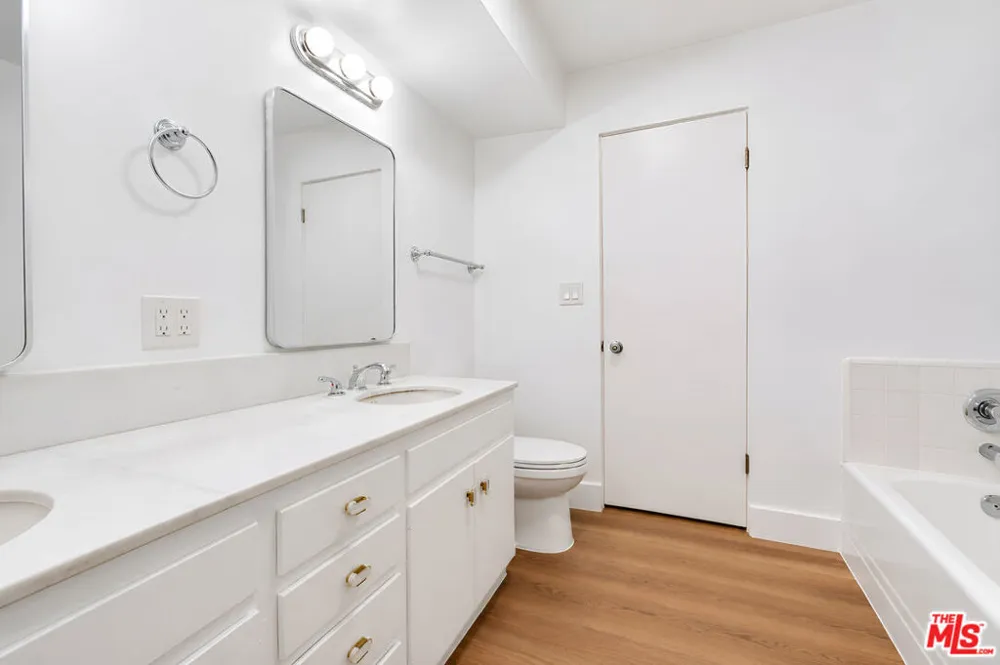 134 S Elm Drive #104 Beverly Hills, CA 90212