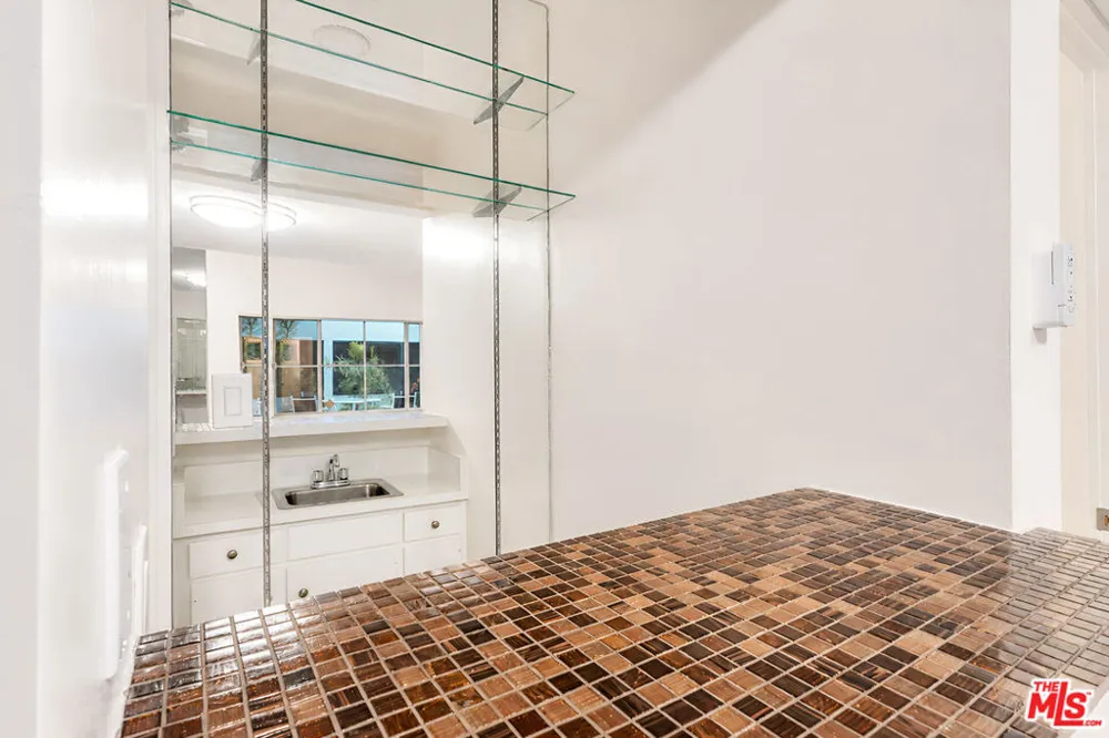 134 S Elm Drive #104 Beverly Hills, CA 90212