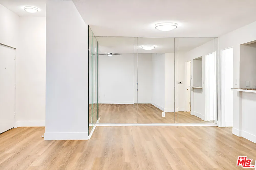 134 S Elm Drive #104 Beverly Hills, CA 90212