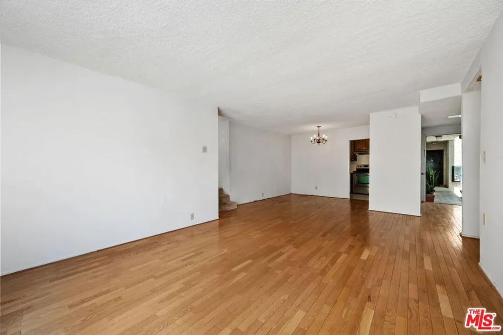 1831 Barry Avenue #3 Los Angeles, CA 90025