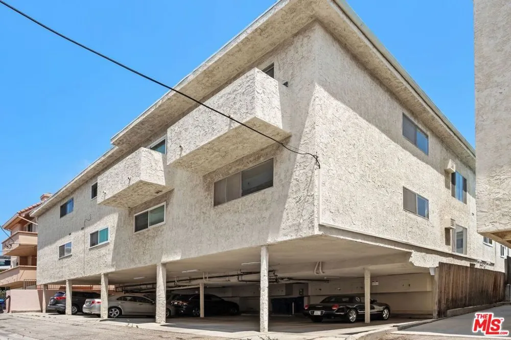 1831 Barry Avenue #3 Los Angeles, CA 90025