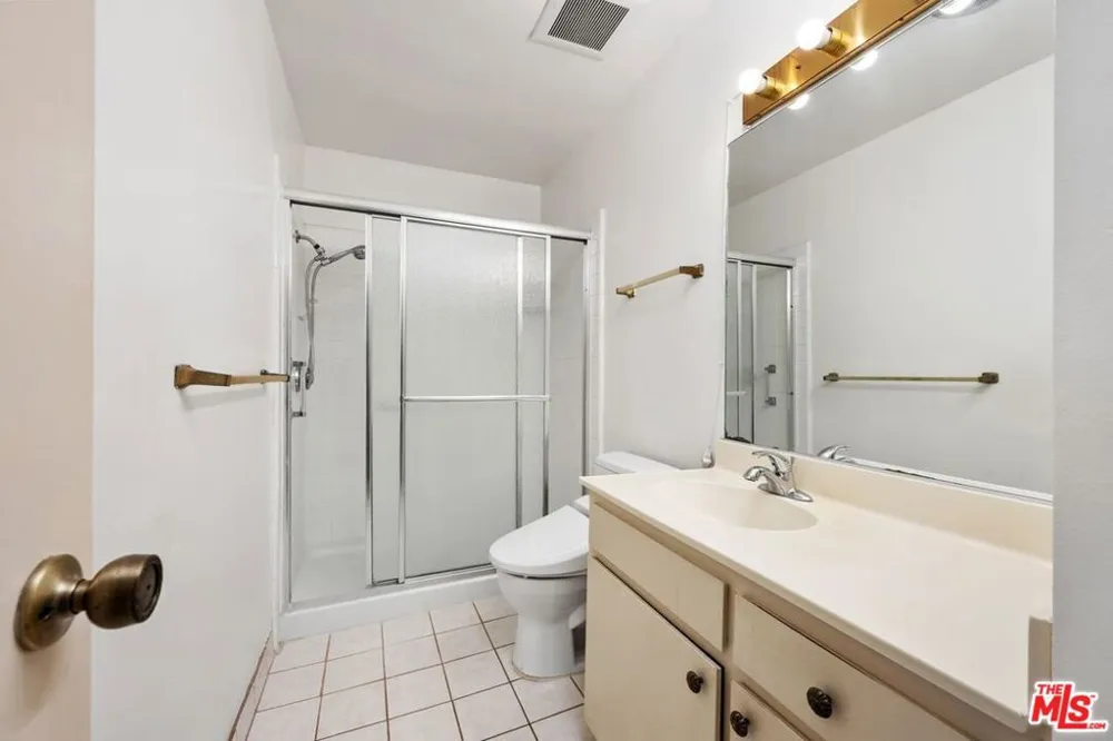1831 Barry Avenue #3 Los Angeles, CA 90025