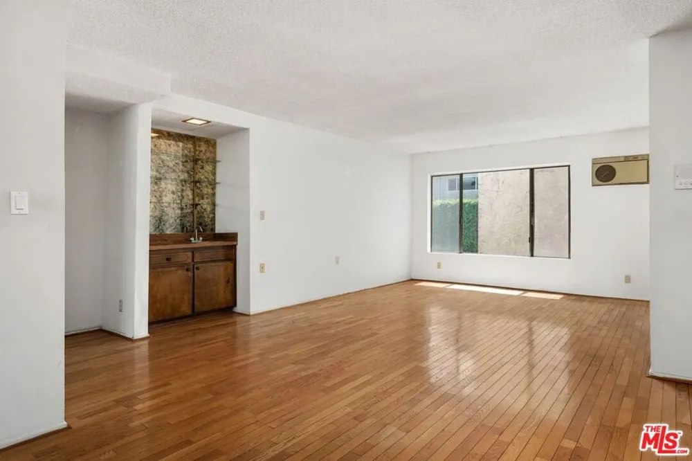 1831 Barry Avenue #3 Los Angeles, CA 90025