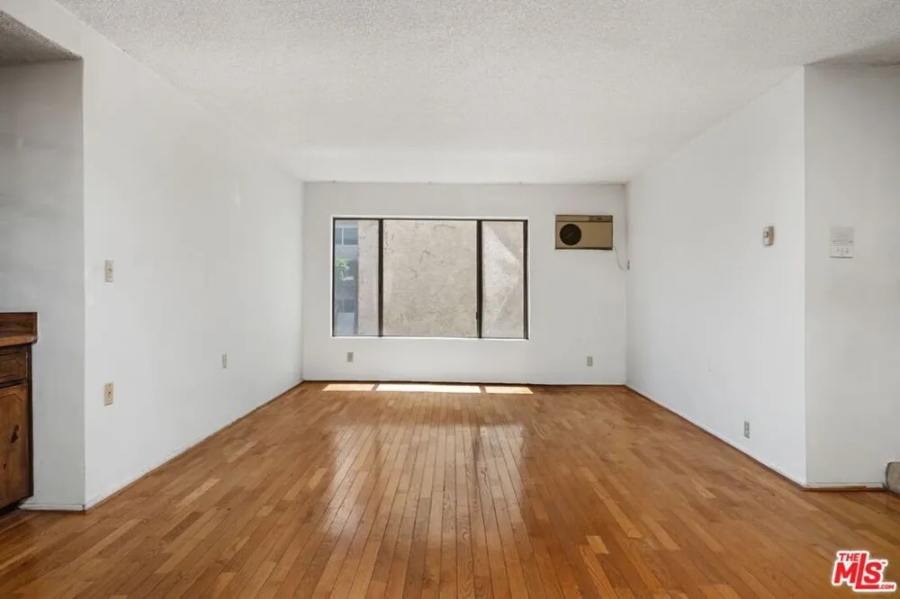 1831 Barry Avenue #3 Los Angeles, CA 90025