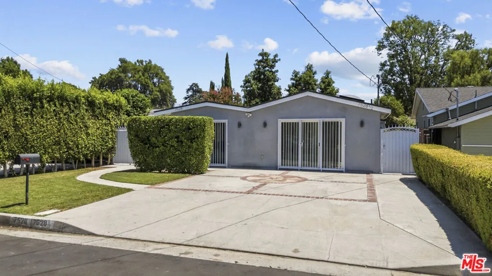 7528 Newcastle Avenue Reseda, CA 91335