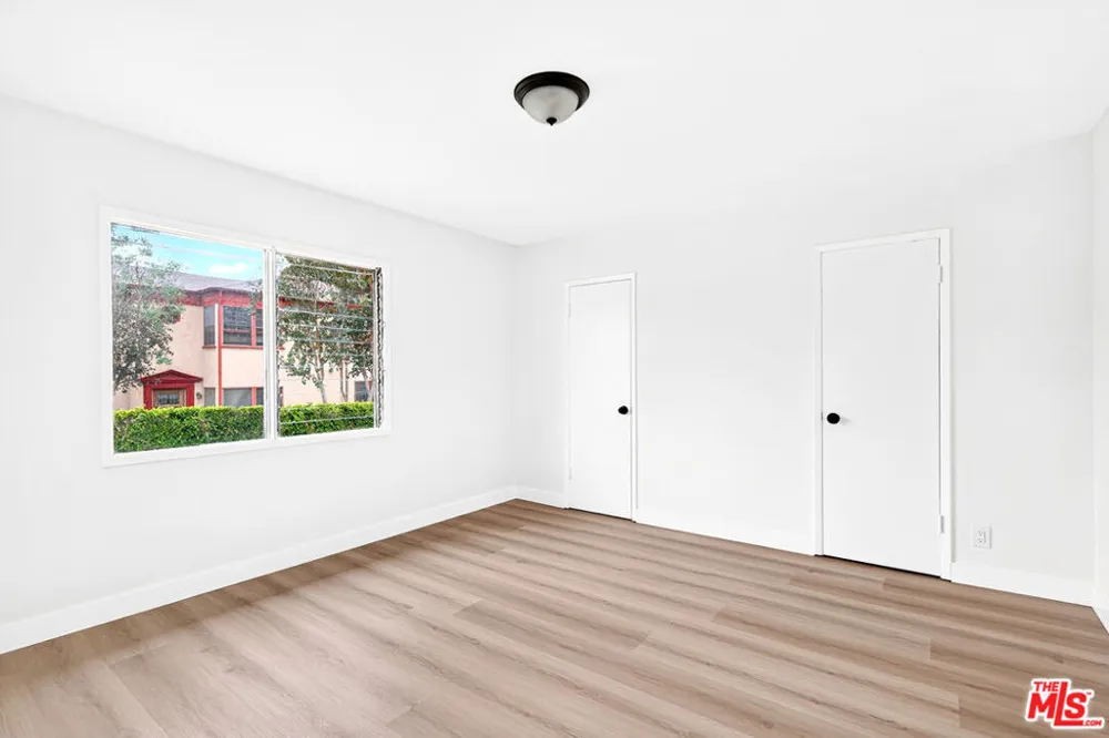 4777 San Vicente Boulevard #8 Los Angeles, CA 90019