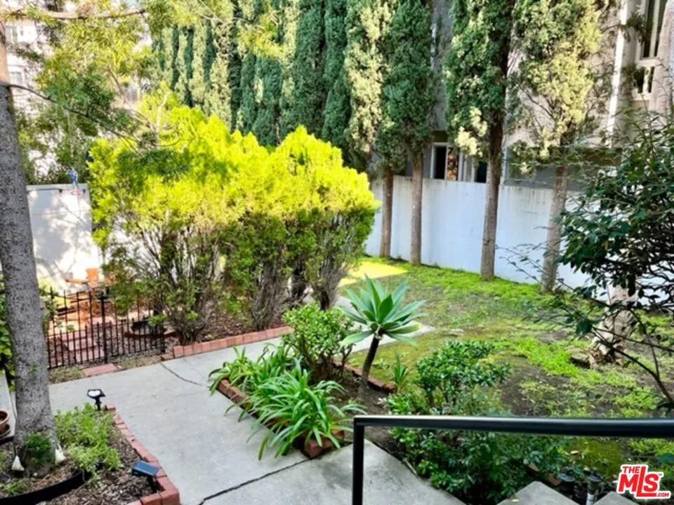 1725 Malcolm Avenue Los Angeles, CA 90024