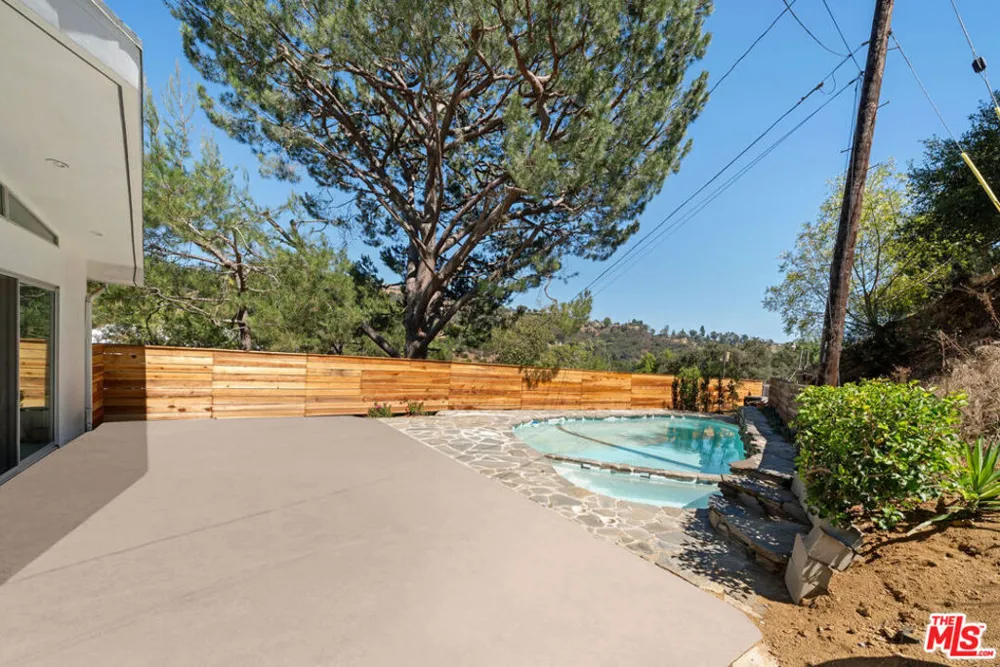 9659 Cedarbrook Drive Los Angeles, CA 90210