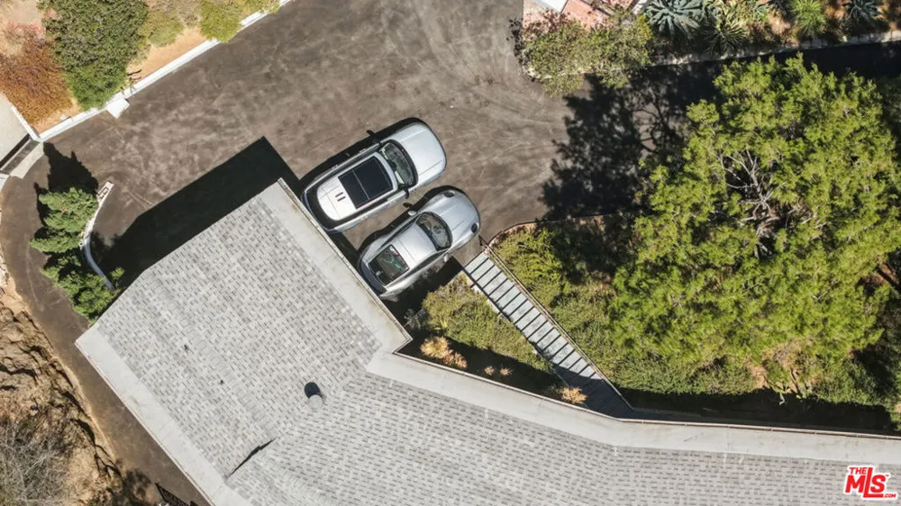 9659 Cedarbrook Drive Los Angeles, CA 90210