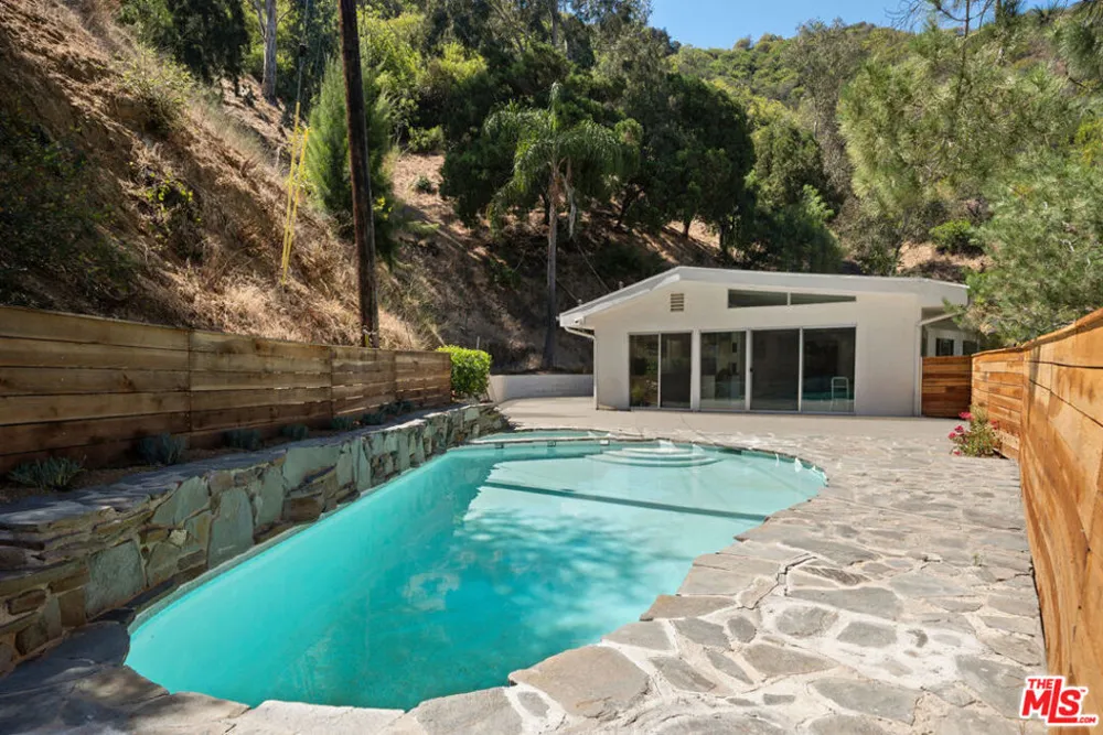 9659 Cedarbrook Drive Los Angeles, CA 90210