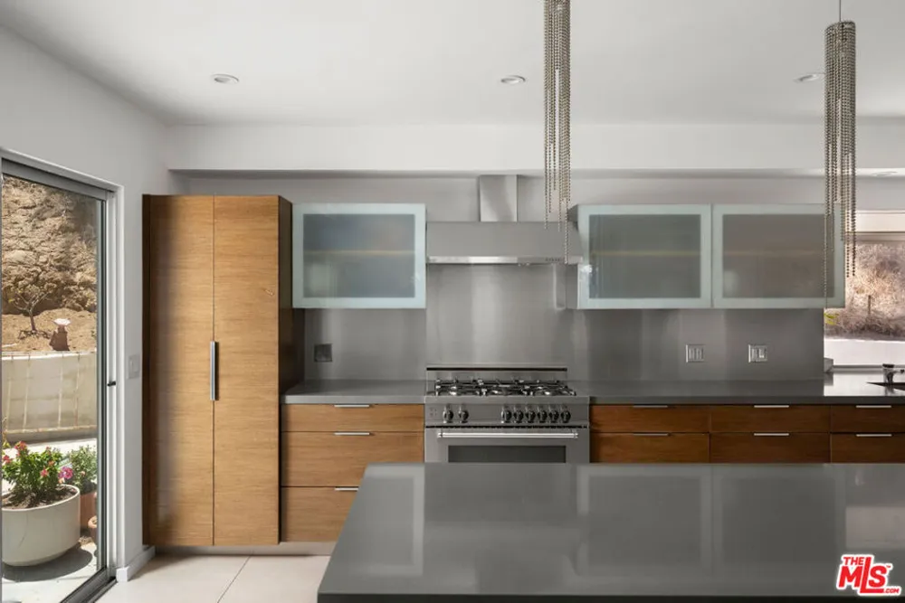 9659 Cedarbrook Drive Los Angeles, CA 90210