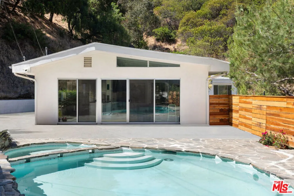9659 Cedarbrook Drive Los Angeles, CA 90210