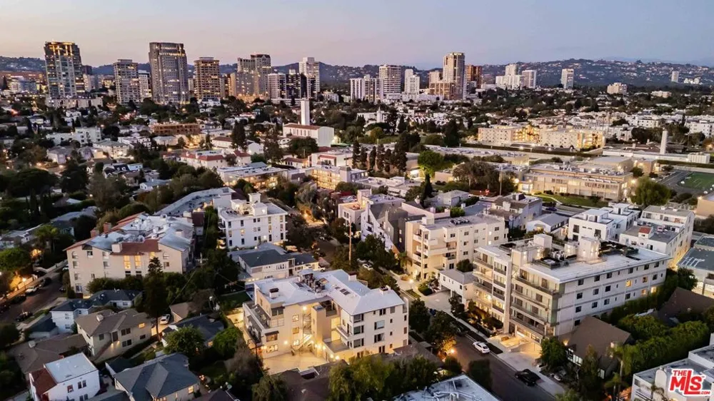1645 Malcolm Avenue #302 Los Angeles, CA 90024