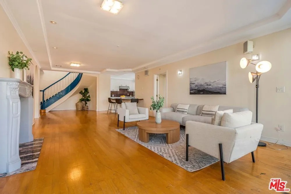 1645 Malcolm Avenue #302 Los Angeles, CA 90024
