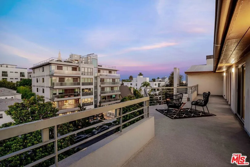 1645 Malcolm Avenue #302 Los Angeles, CA 90024