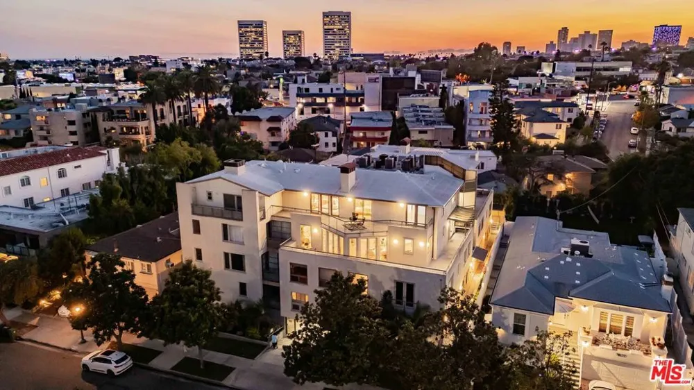 1645 Malcolm Avenue #302 Los Angeles, CA 90024
