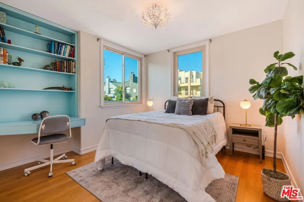 1645 Malcolm Avenue #302 Los Angeles, CA 90024