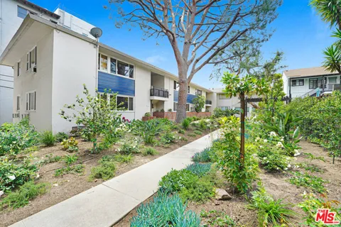 1219 Crescent Heights Boulevard #B