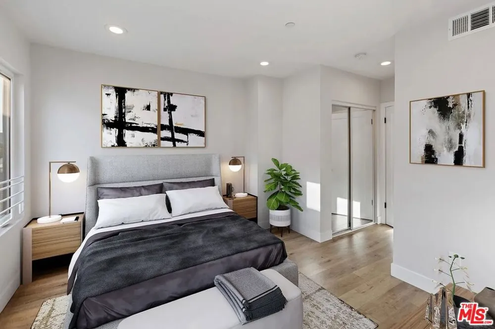 1724 Menlo Avenue #B Los Angeles, CA 90006