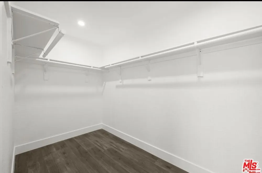 6257 Lindley Avenue Los Angeles, CA 91335
