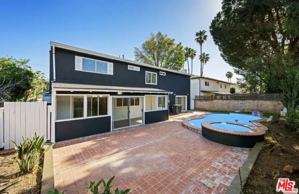 6257 Lindley Avenue Los Angeles, CA 91335