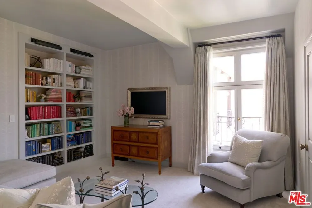 316 Rossmore Avenue #605 Los Angeles, CA 90004